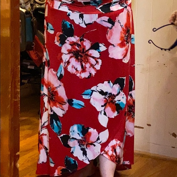 Fun summertime hi-low maxi skirt - Picture 12 of 13